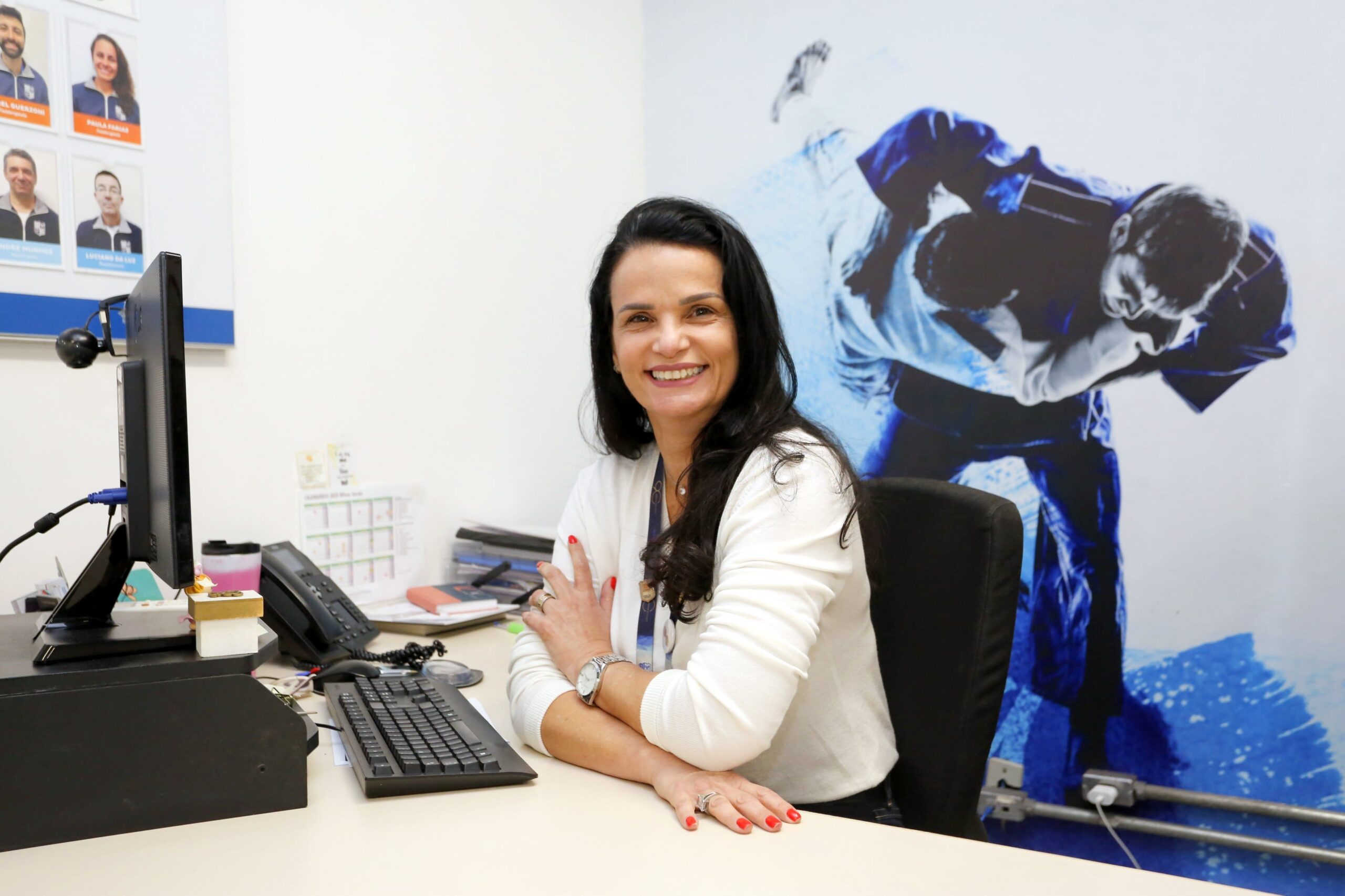 “Aqui, vivo o privilégio de segurar medalhas olímpicas, de torcer por nossos atletas em momentos históricos e de, todos os dias, vestir essa camisa com muito orgulho.”