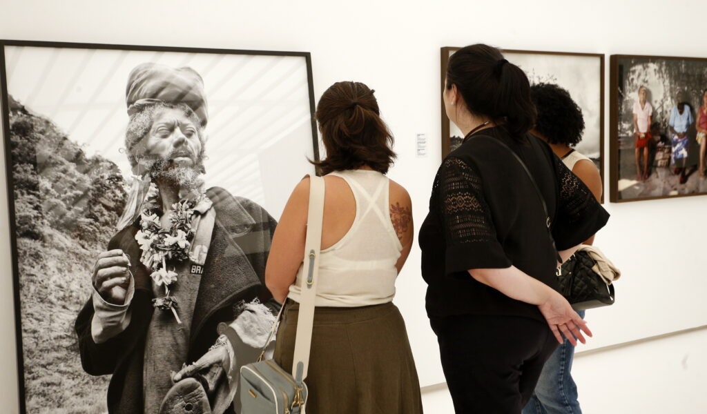 Aberta a exposição