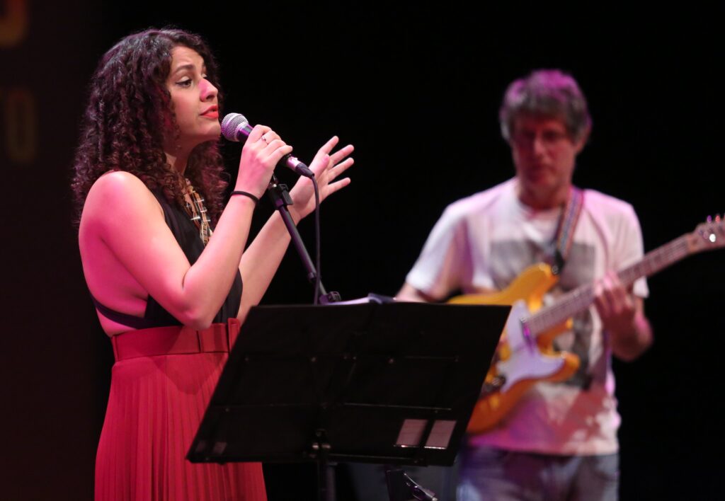 Bituca na voz de Bárbara