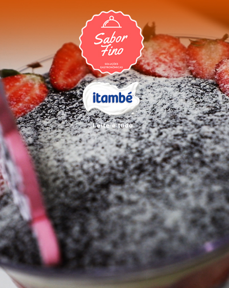 Bombom de morango na taça