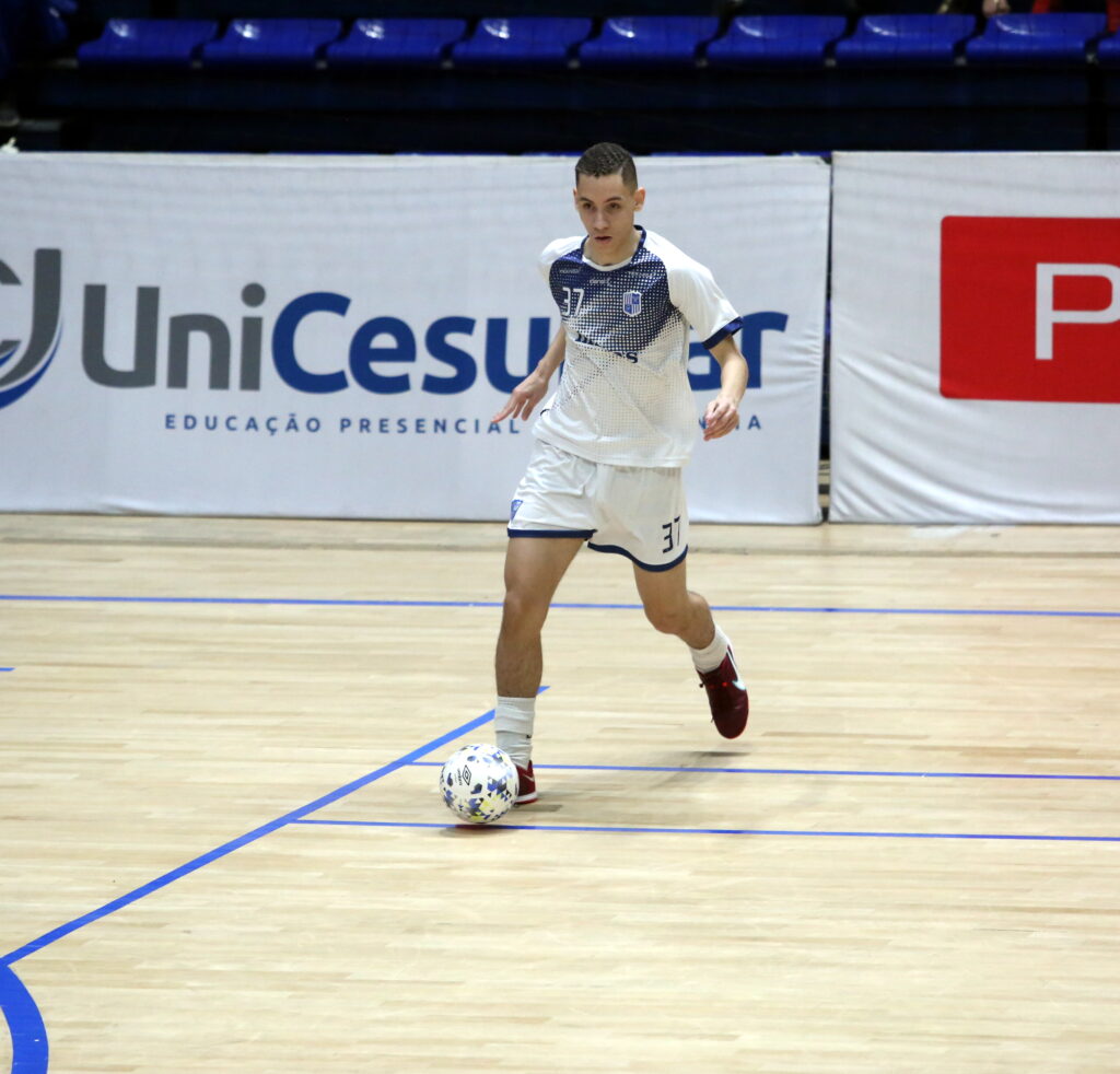 Com apoio da torcida