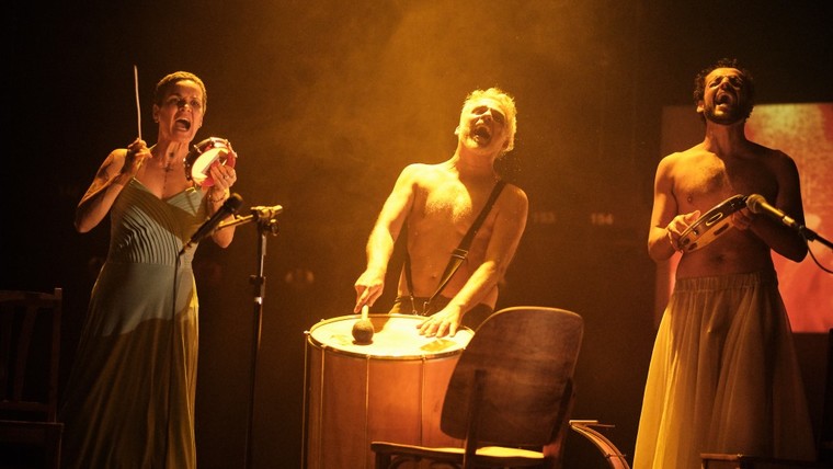 “E ainda assim se levantar”