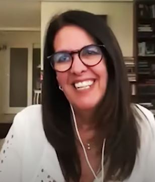 Ele existia escrevendo…