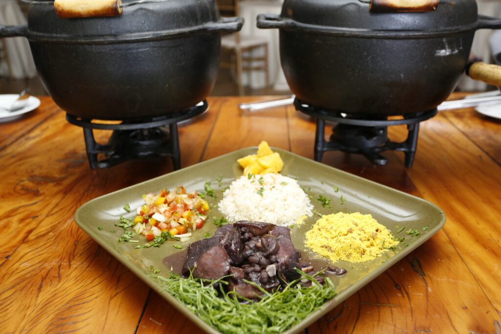 Feijoada solidária
