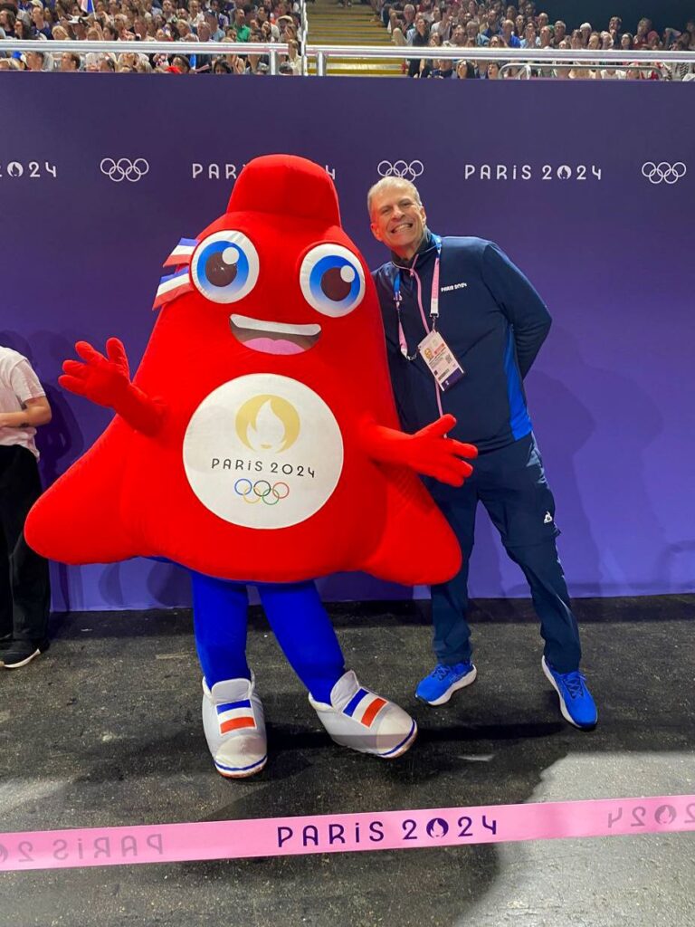 Minastenista em Paris