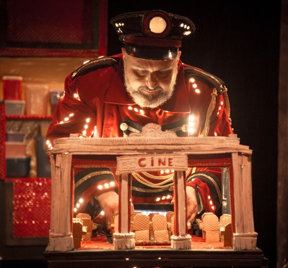 O monstro da porta da frente