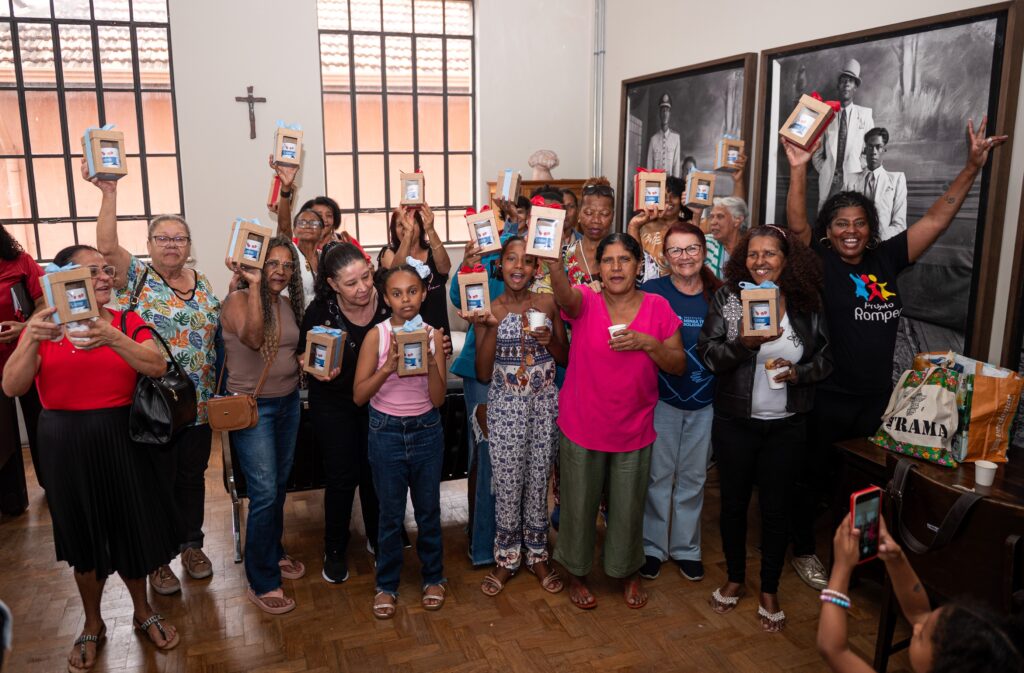 Outubro de conexões