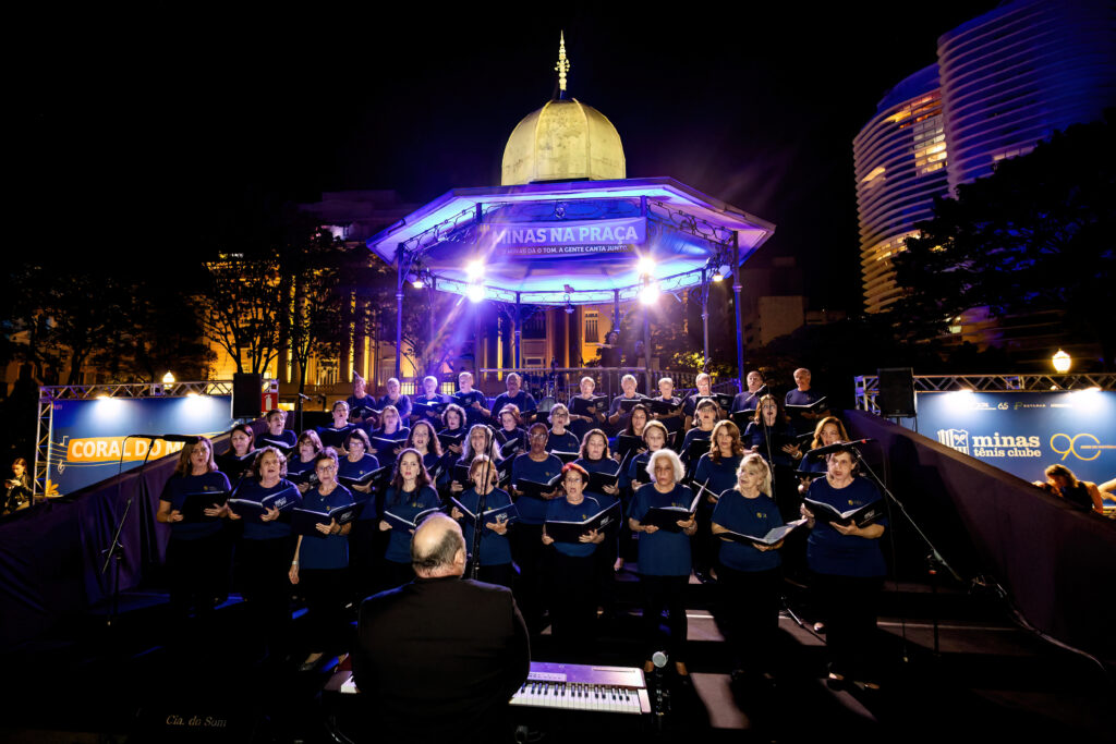 Para um povo heroico