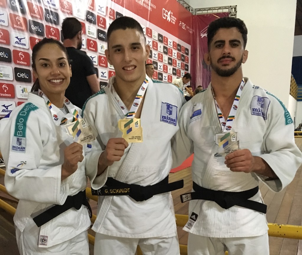 Primeiras medalhas