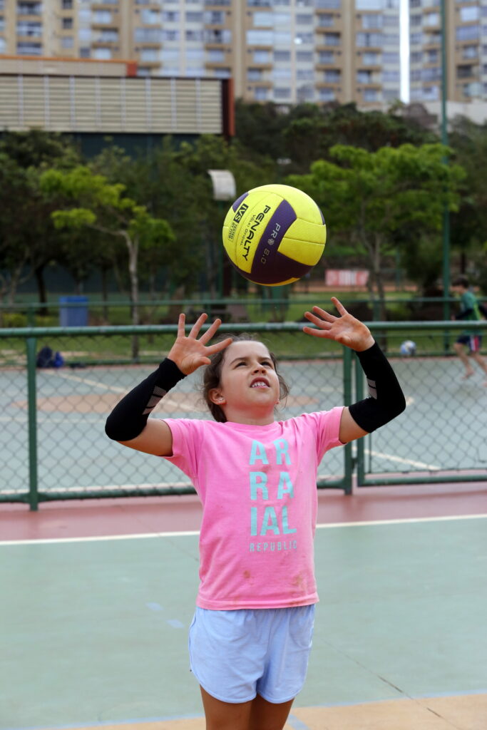 Vôlei, Amizade e Solidariedade