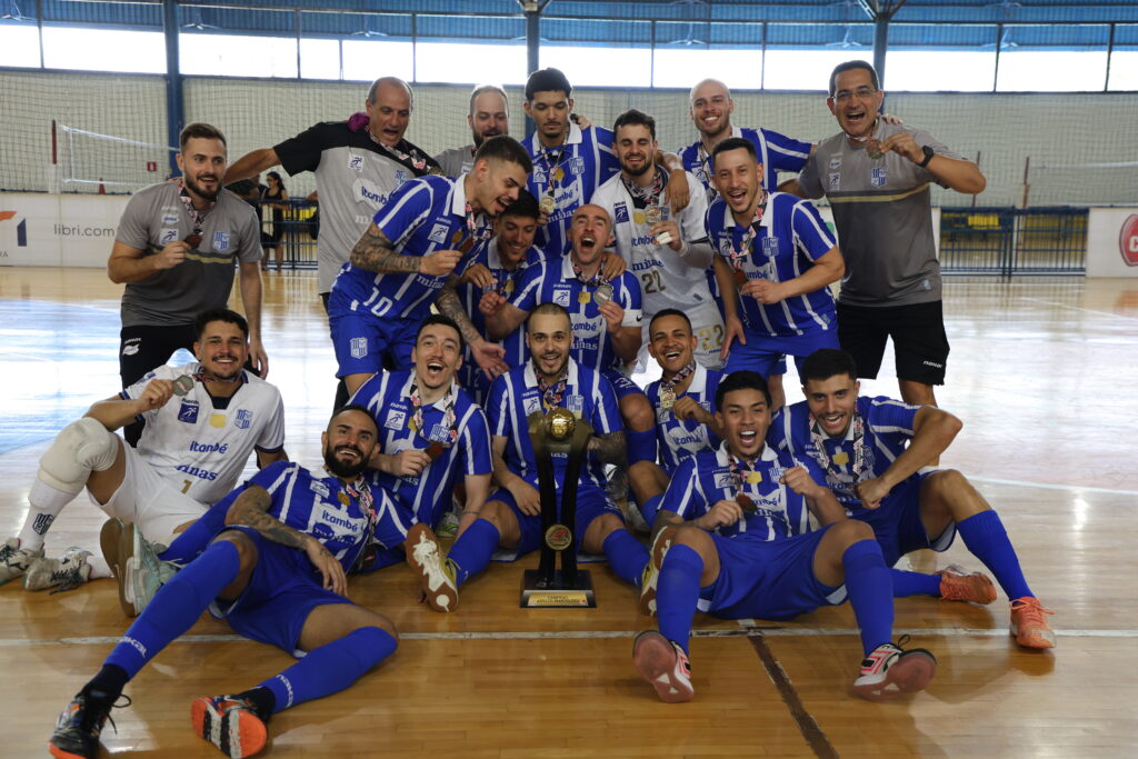 Itambé Minas ergue a taça do Campeonato Mineiro