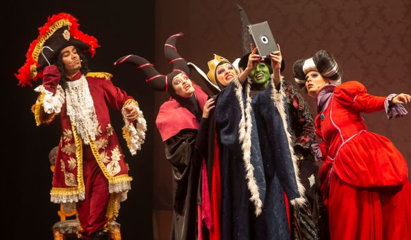 Encontro de vilões – 51ª Campanha de Popularização do Teatro e da Dança