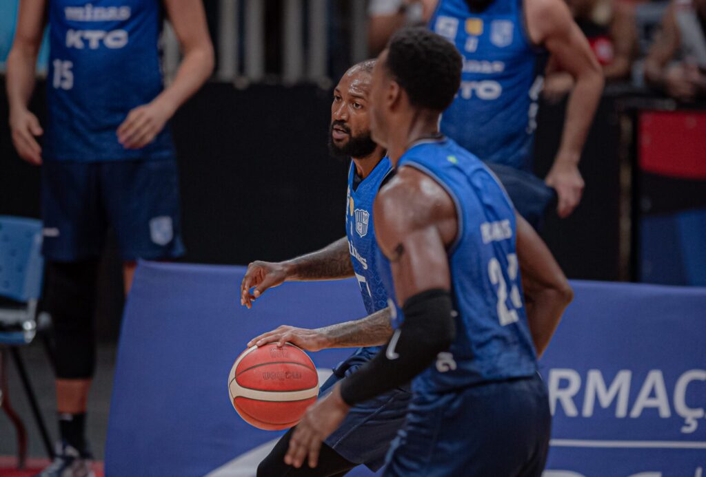 KTO Minas bate Flamengo no Rio e vai a mais uma final da Super 8