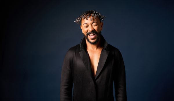 Moisés Navarro – Silêncio de um minuto