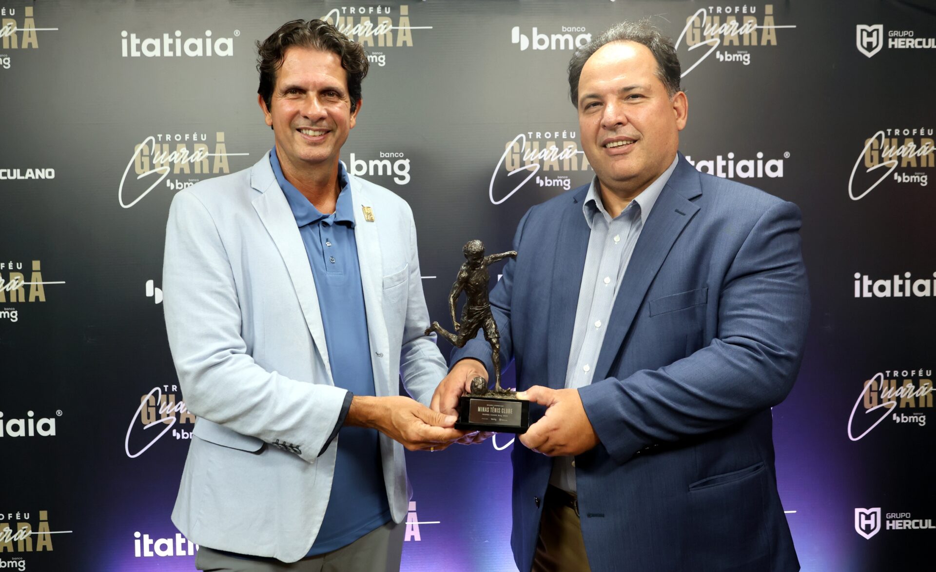 Minas recebe o Troféu Guará