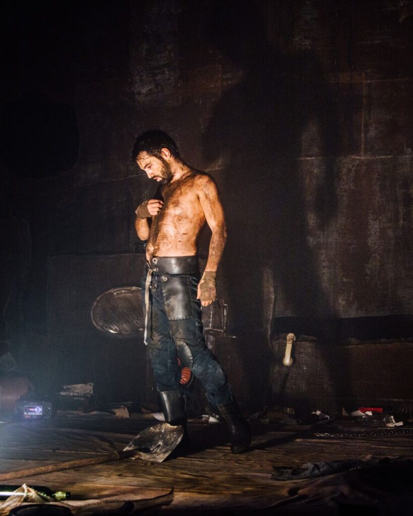 Cachorro enterrado vivo