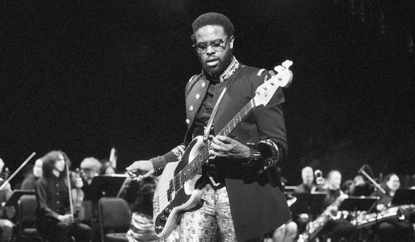 Jazz is dead – Adrian Younge convida Hyldon e Carlos Dafé