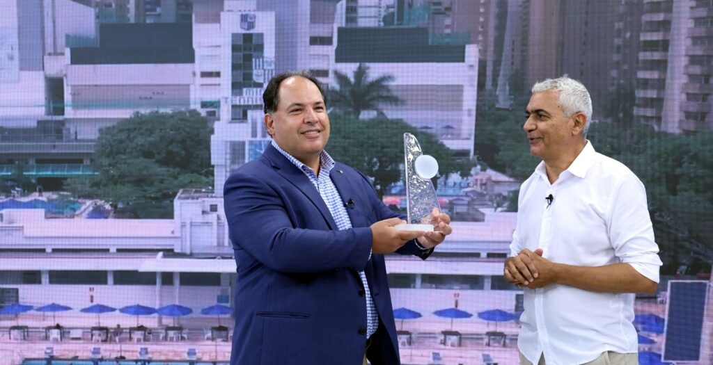 Minas recebe o Troféu Telê Santana 2026