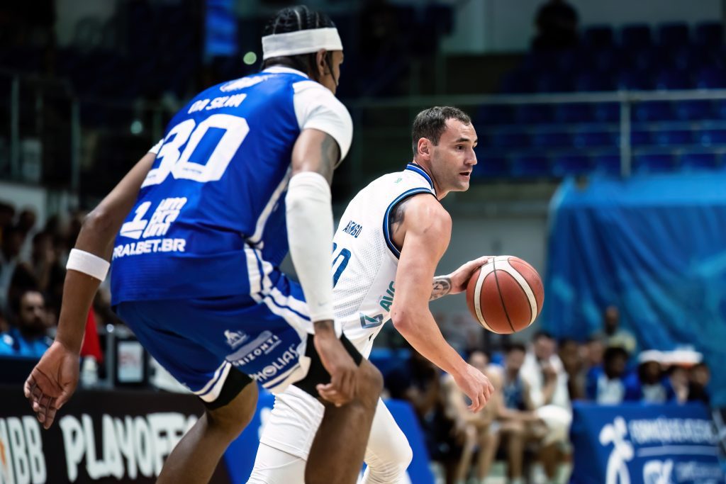 KTO Minas despacha Cruzeiro e pega Corinthians nas quartas do NBB