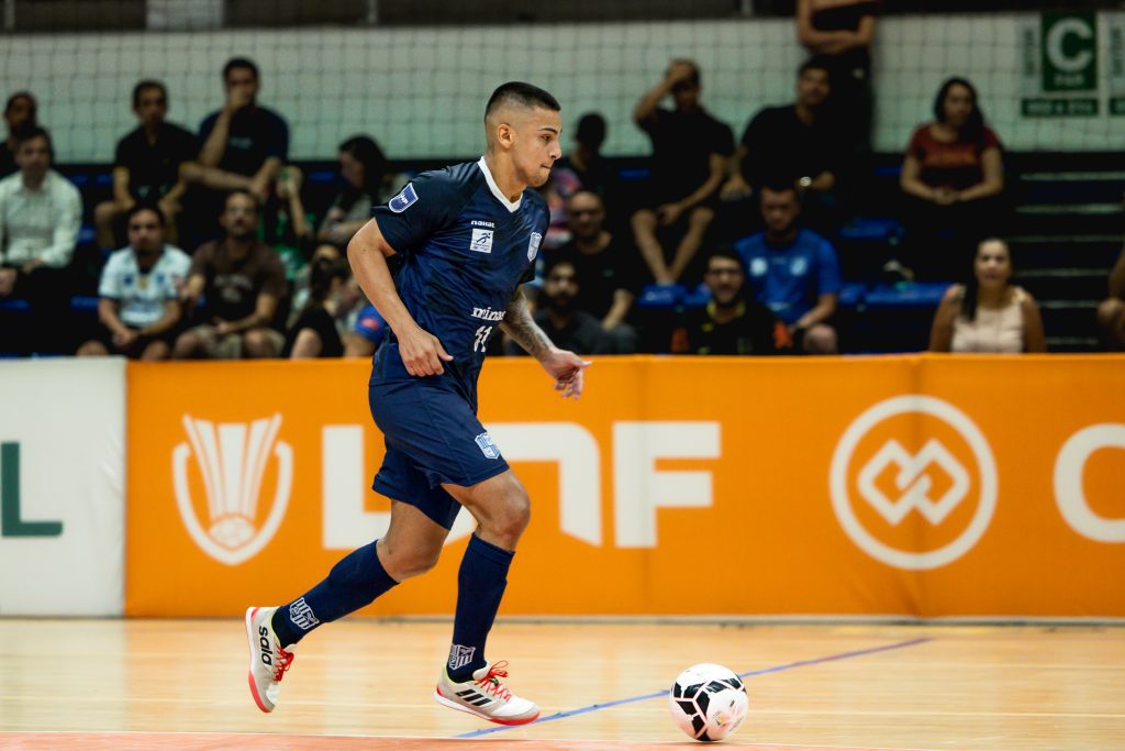 Minas é superado pelo Jaraguá em duelo equilibrado na Arena UniBH