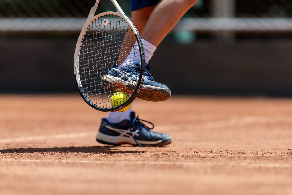 Minas reúne promessas do tênis brasileiro em torneio nacional