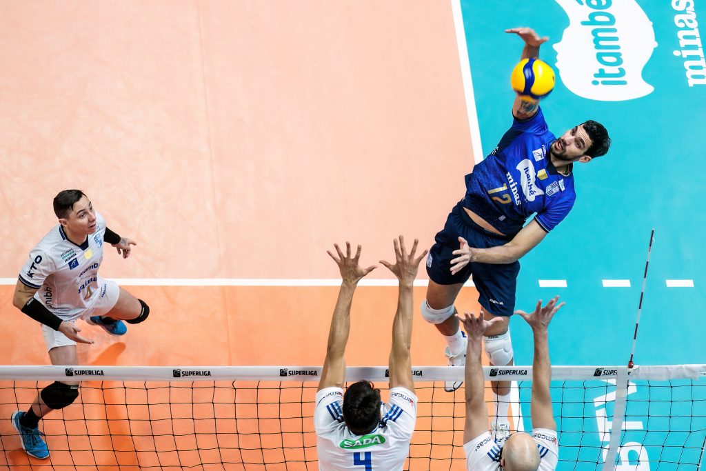 Itambé Minas vence o Sada Cruzeiro e força terceiro jogo na semi da Superliga