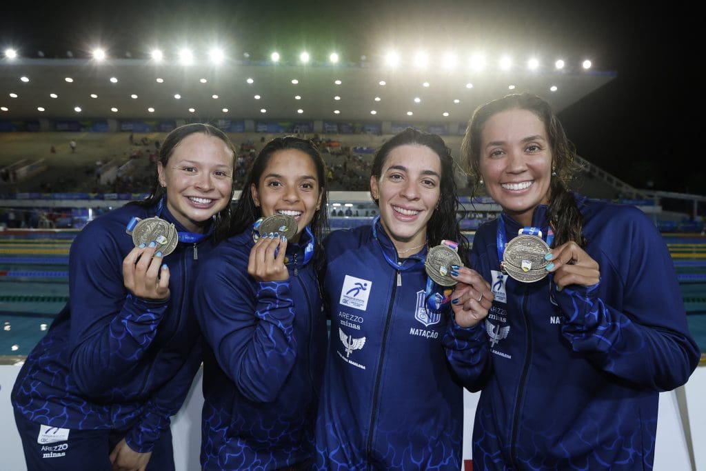 Arezzo Minas conquista seis medalhas e inicia Maria Lenk na vice-liderança