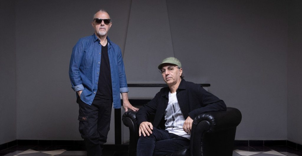 Zeca Baleiro e Swami Jr. encerram temporada de 10 anos do “Uma voz, um instrumento”