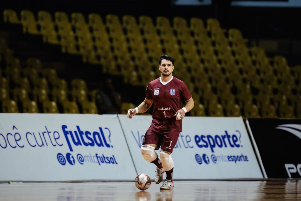 Embalado pela classificação na Copa do Brasil, Minas recebe o Umuarama pela LNF