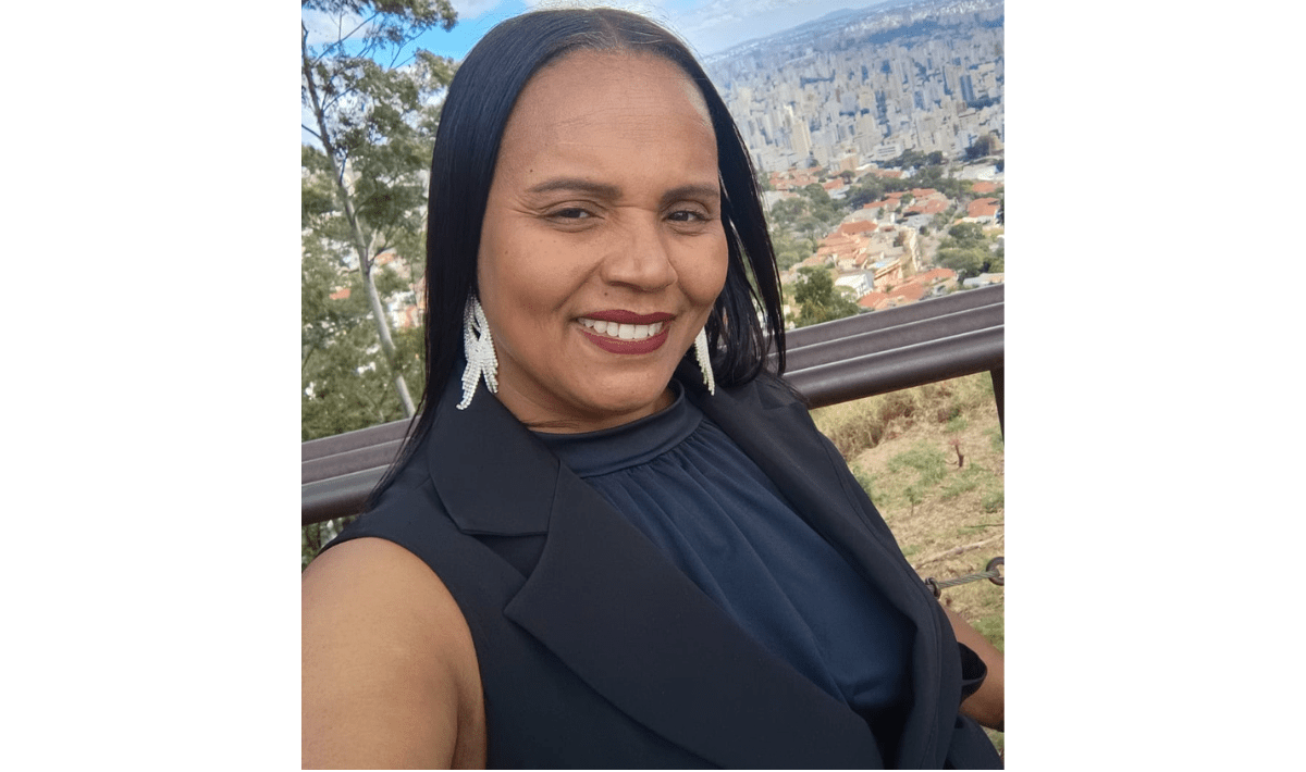 “Em agosto de 2025, deixei meu emprego e atravessei as portas que, por tantos anos, sonhei em cruzar.”