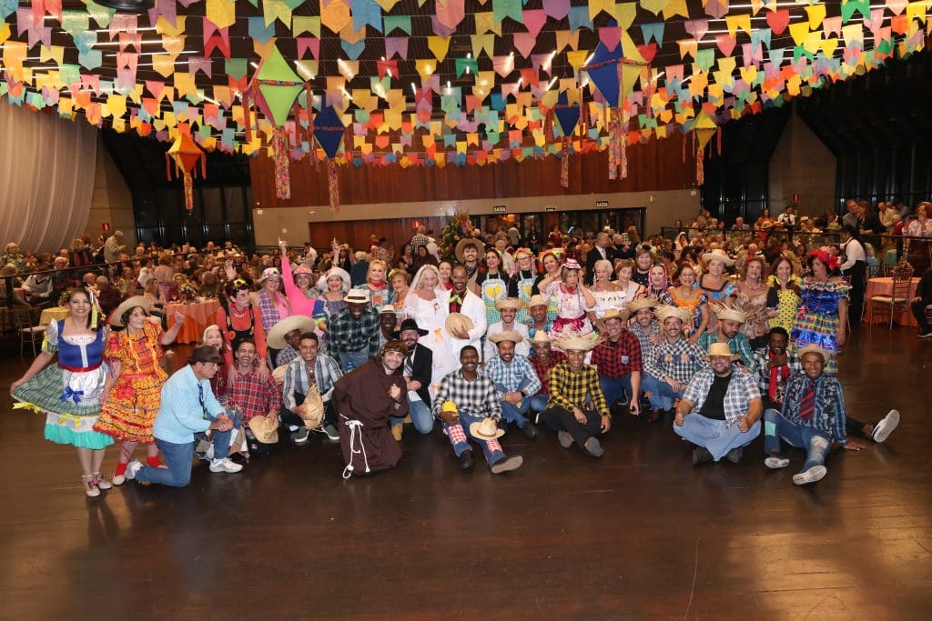 Cabeças de Prata celebram Festa Junina