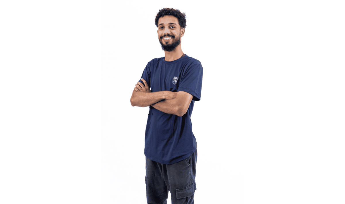 “Cheguei sem conhecer a rotina, os processos e praticamente nada da minha área de atuação. Encontrei pessoas dispostas a ensinar, orientar e caminhar ao meu lado.”