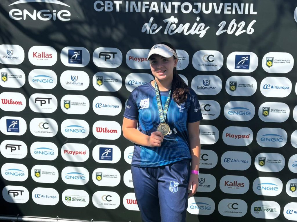 Valentina Vivenza é campeã nas Duplas do CBI