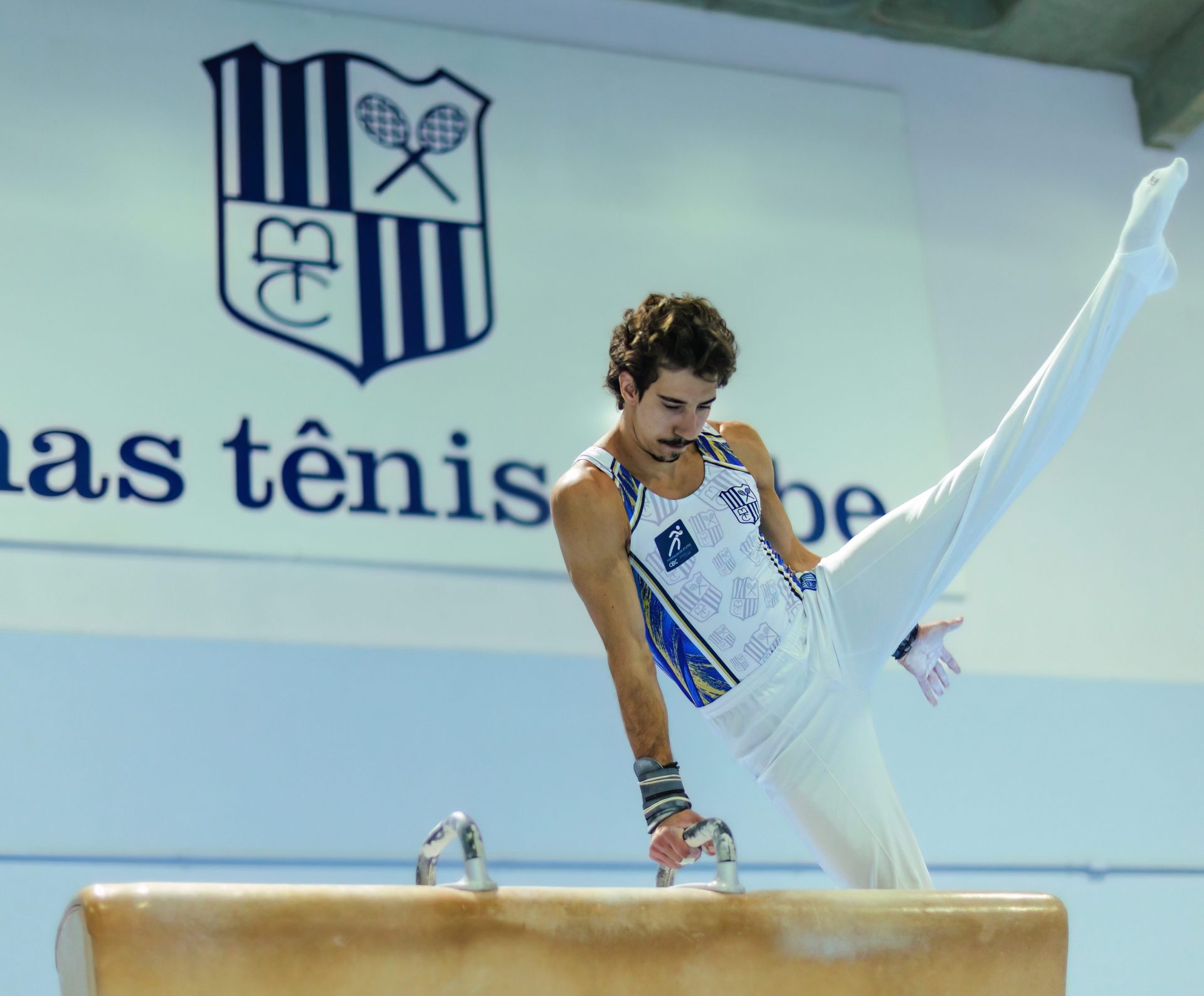 Atletas do Minas disputam Campeonato Mundial de Ginástica Artística